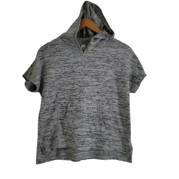 Athleta girls Other - Athleta Girls Gray Pullover Hoodie size L/12 short sleeve.